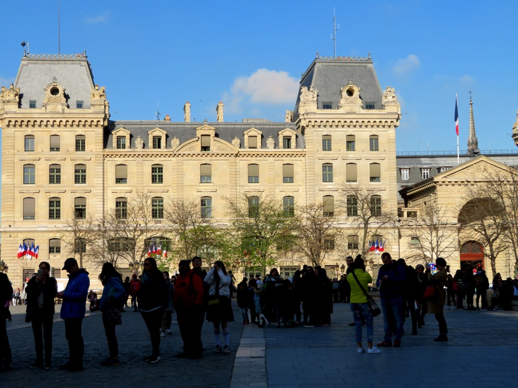 Façade de la Préfecture de Police  Préfecture de police de Paris  Île