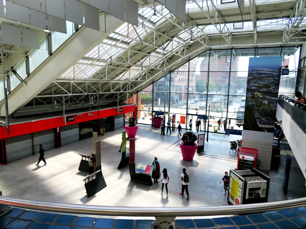Interieur de la Gare d'Evry Interieur de la Gare d'Evry