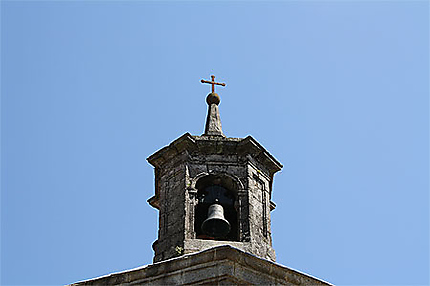 Le clocher d'une église à Saint-Jacques de Compostelle