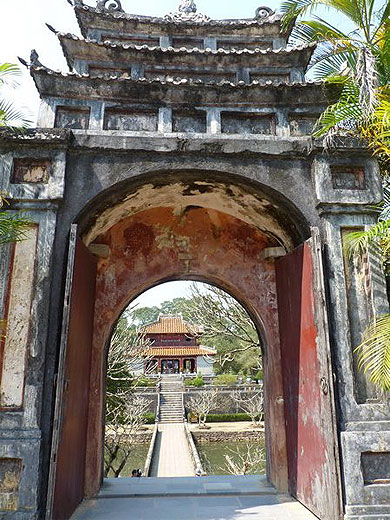 Porte - Tombeau de l'Empereur Minh Mang Porte - Tombeau de l'Empereur Minh Mang
