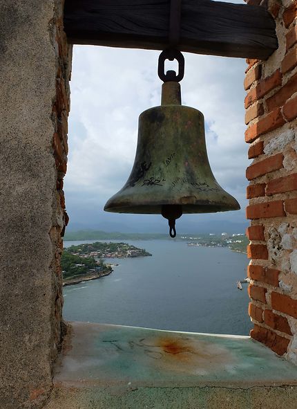 Derrière la cloche, vue du Castillo Del Morro