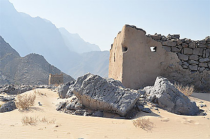 Forts sur les hauteurs de Al Jadi