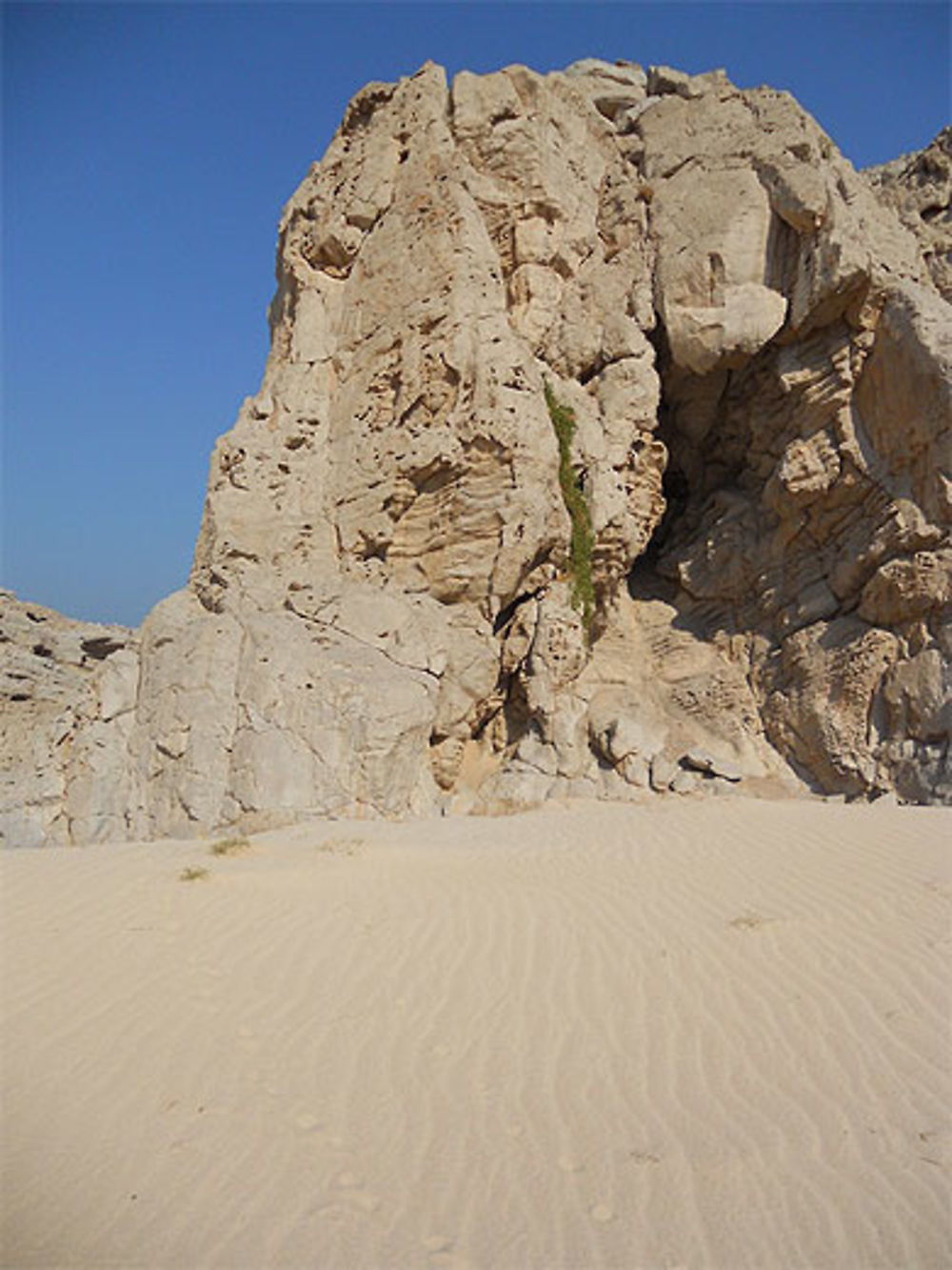 Sable et roche à Ghumdah