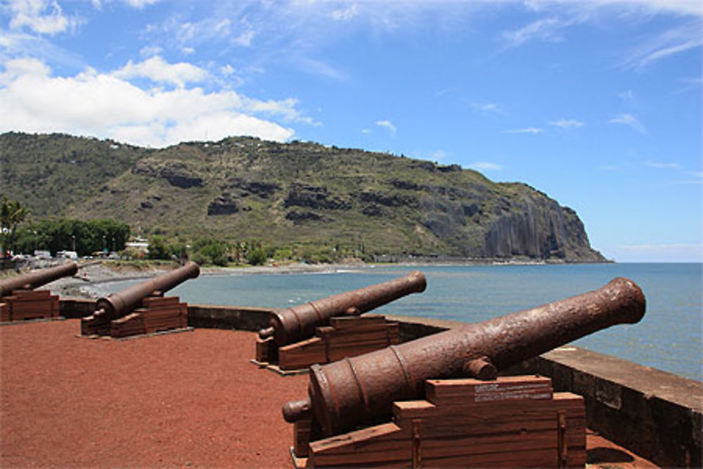 Vue sur la mer et la montagne