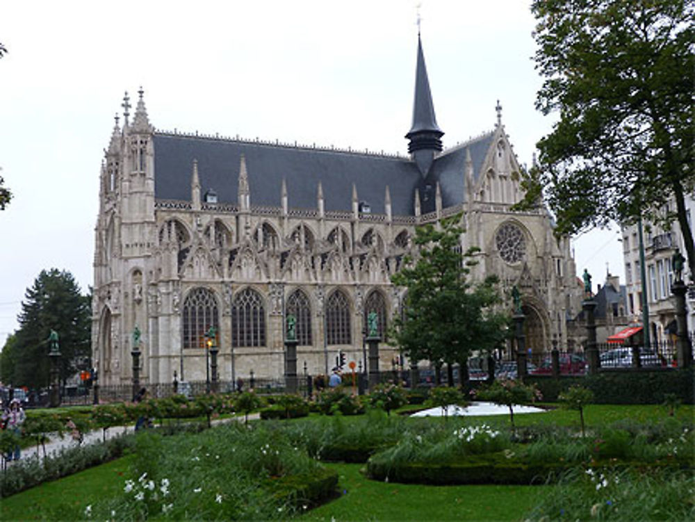 Square du Petit Sablon et l'Eglise