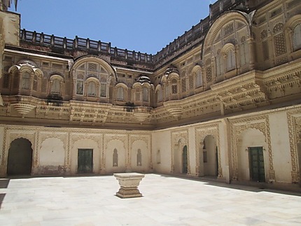 La cour du Moti Mahal