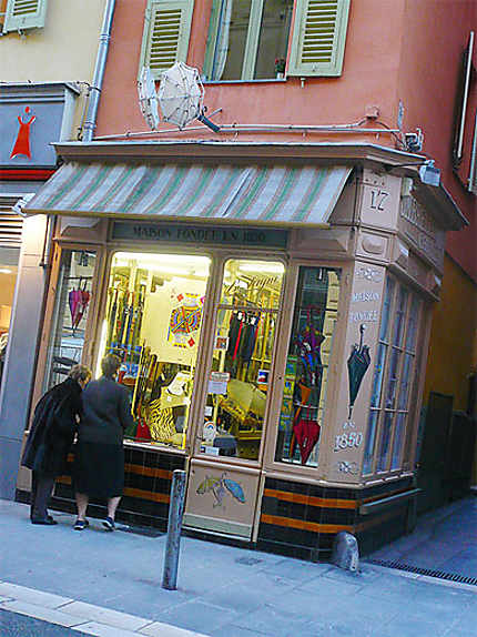 Vieux Nice magasin de parapluie