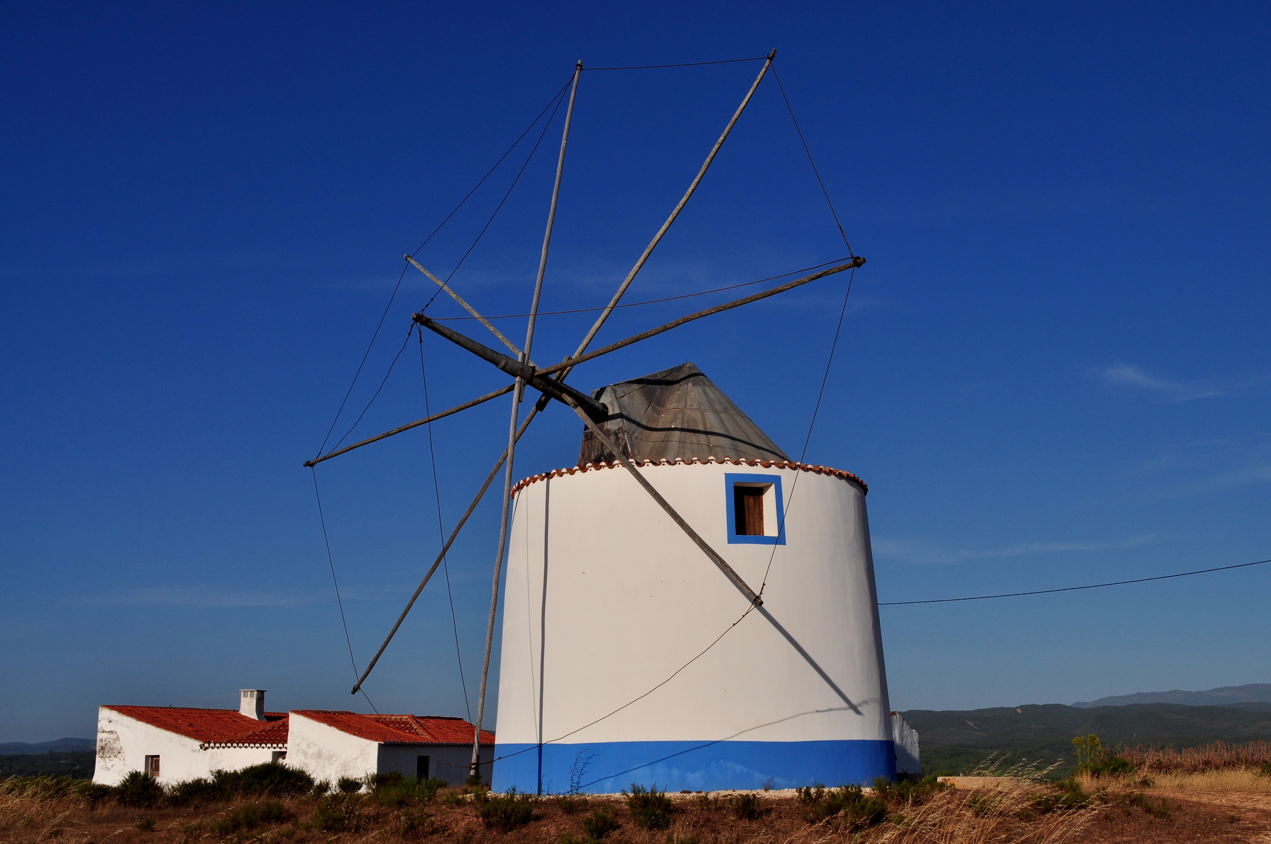 Le moulin à vent Le moulin à vent