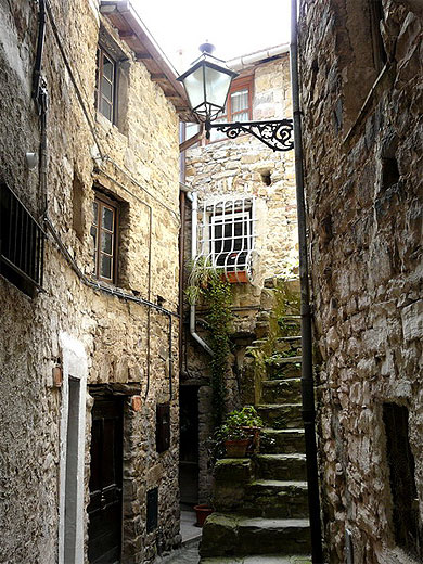 Ruelles d'Apricale Ruelles d'Apricale