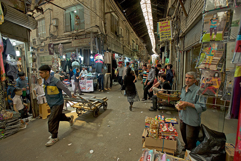 Une rue du bazar de Téhéran