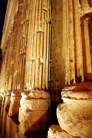 Temple d'Hadrien Temple d'Hadrien