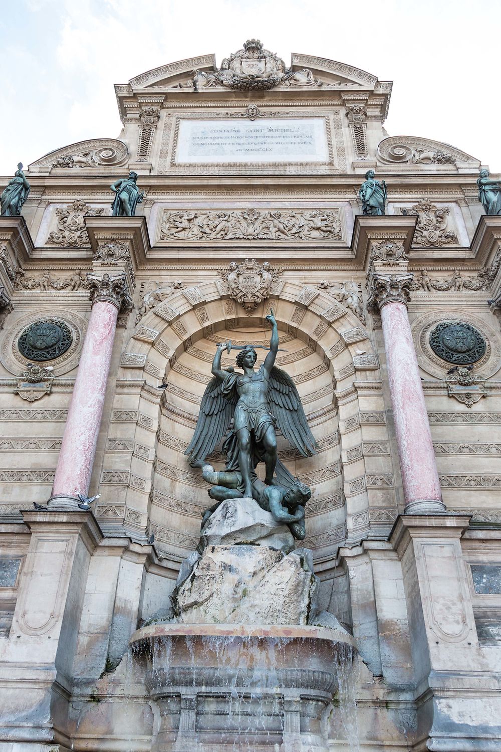 Fontaine Saint-Michel, détails