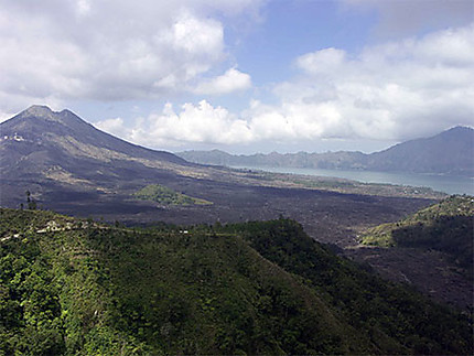 Volcan et Lac Batur