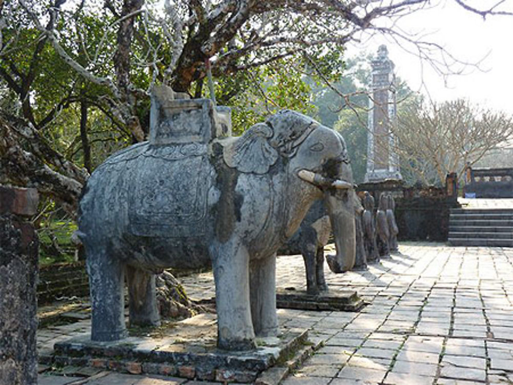 Mausolée de l'Empereur Tu Duc - Statues