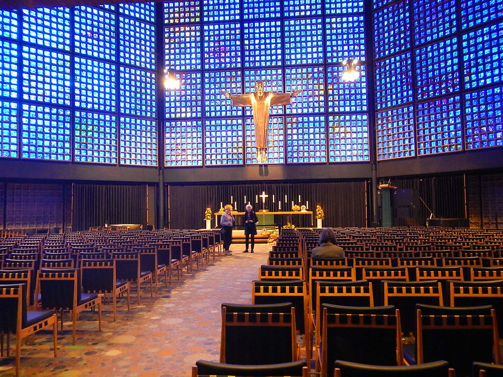 Intérieur de l'Eglise du souvenir