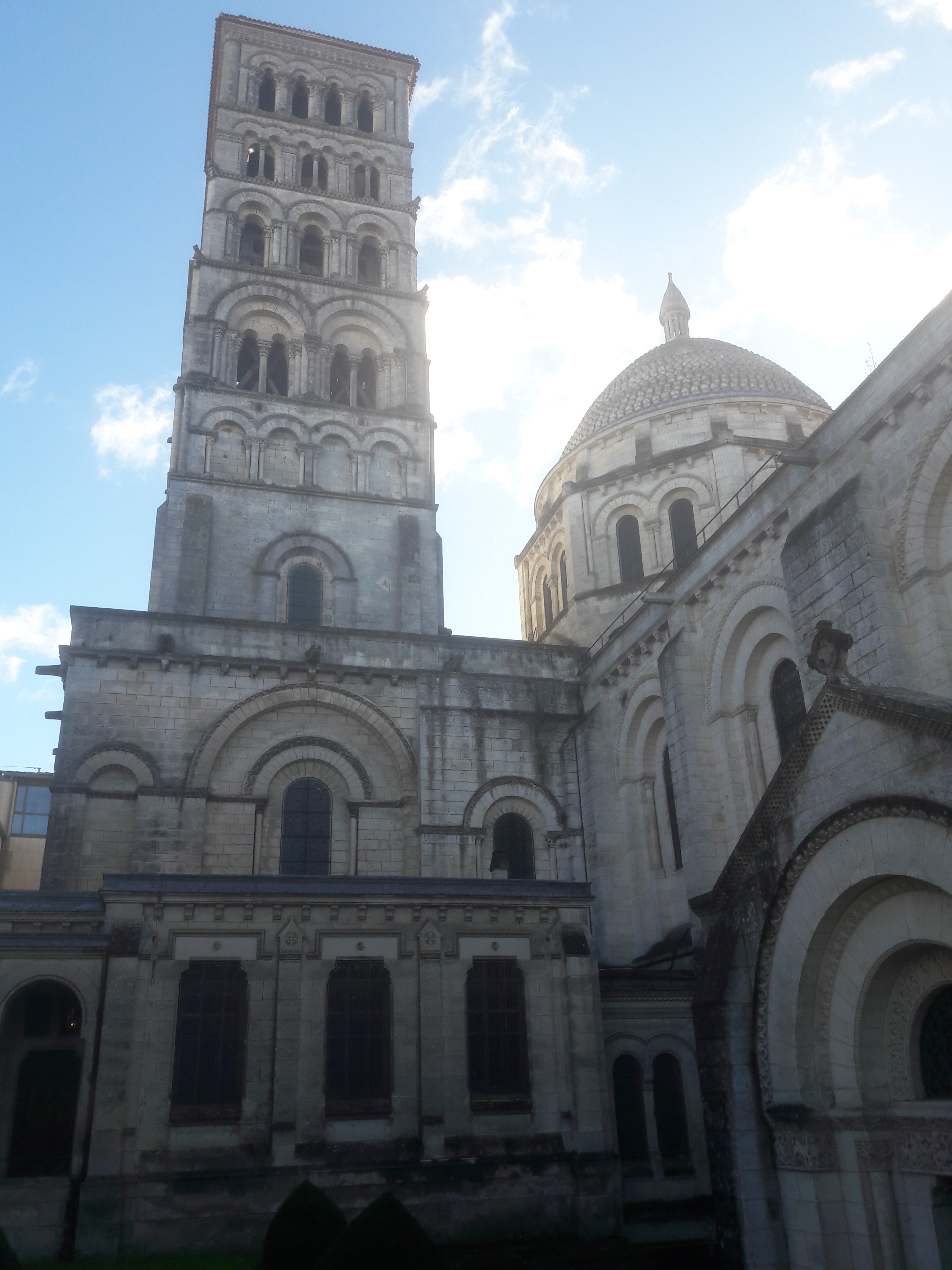 Cathédrale angoumoisine Cathédrale angoumoisine