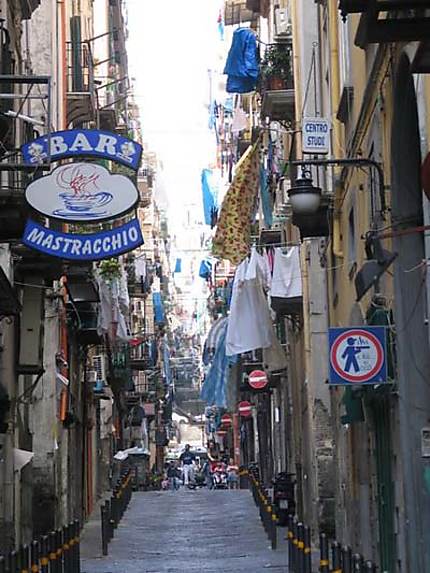 Rue du centre de Naples