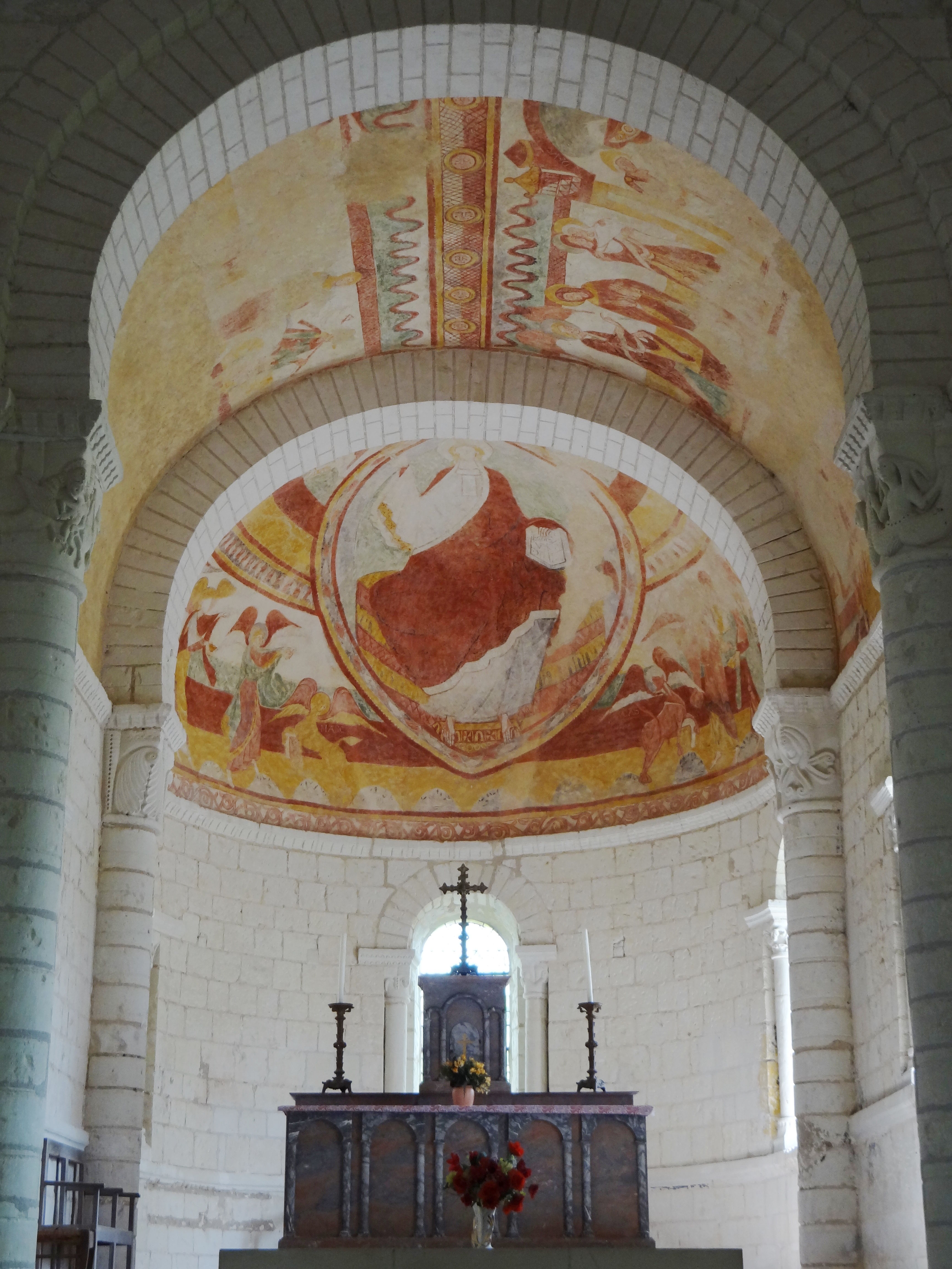 Tavant - Église romane