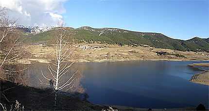 La lac de Puyvalador -panoramique