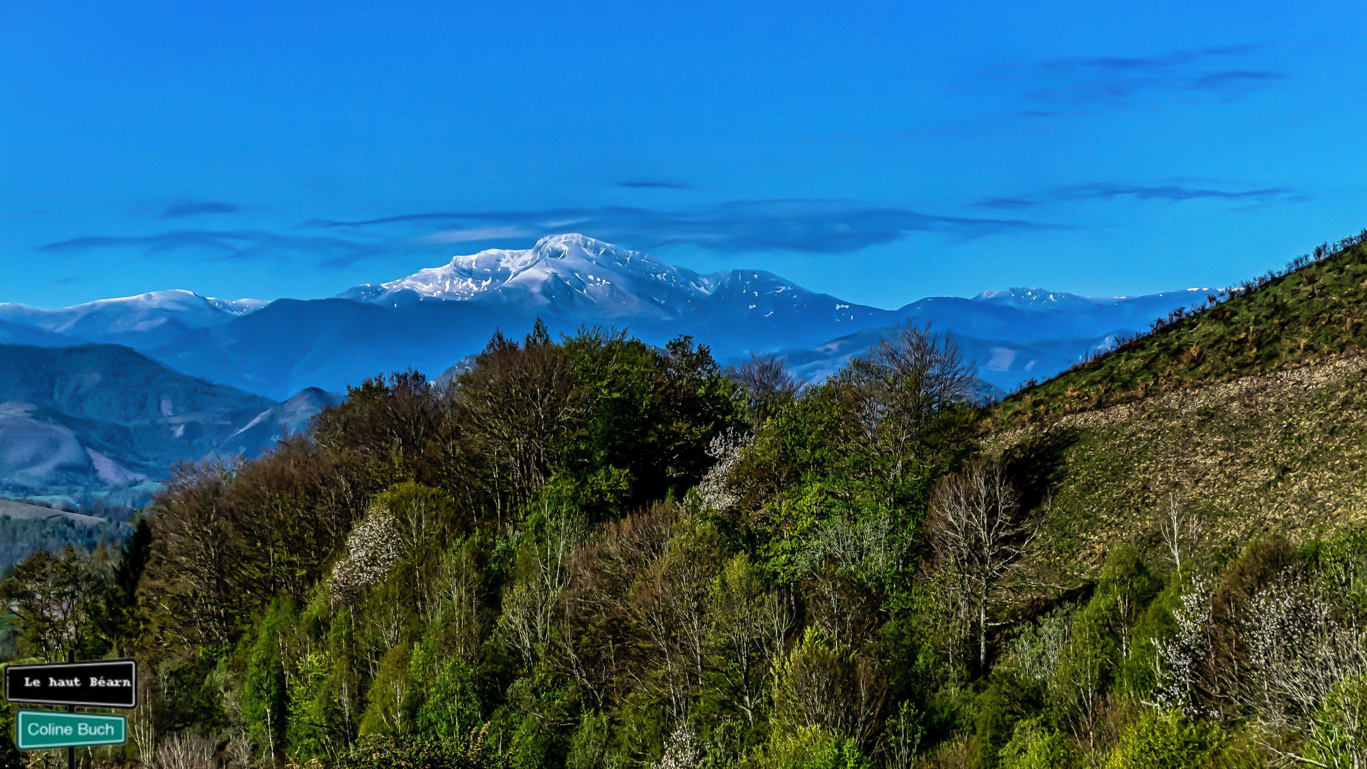 Le pic d'Orhy sous la neige et le verglas Le pic d'Orhy sous la neige et le verglas