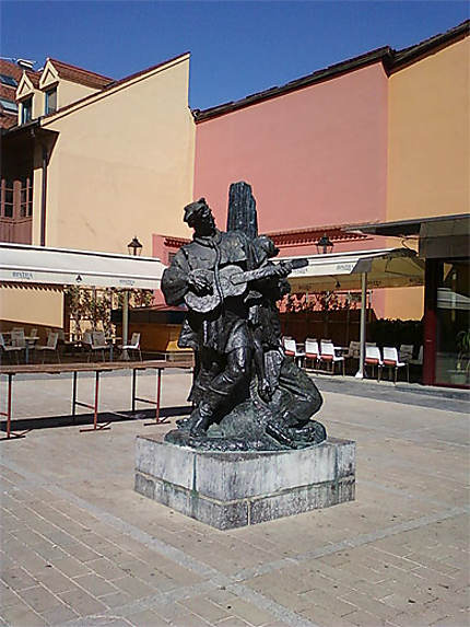 Statue de Kerempuh