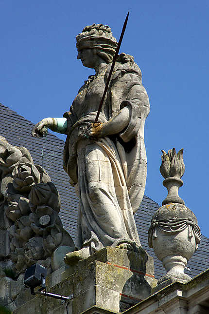 Statue, hôtel de ville, Aire-sur-la-Lys