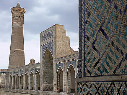 Mosquée et minaret Kalon