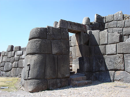 La forteresse de Sacsayhuamán La forteresse de Sacsayhuamán