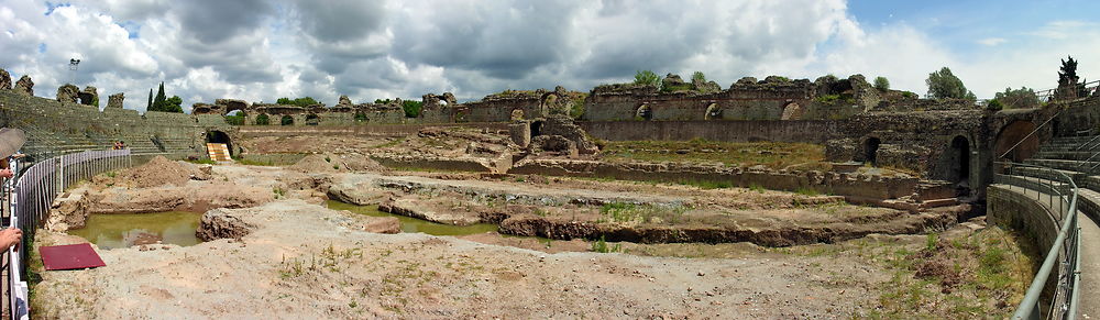 Arènes de Fréjus avant restauration