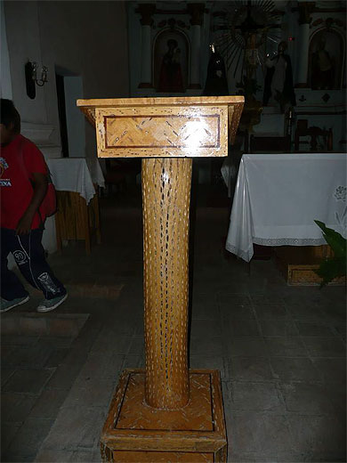 Pupitre en cardone ; église de Cachi Pupitre en cardone ; église de Cachi