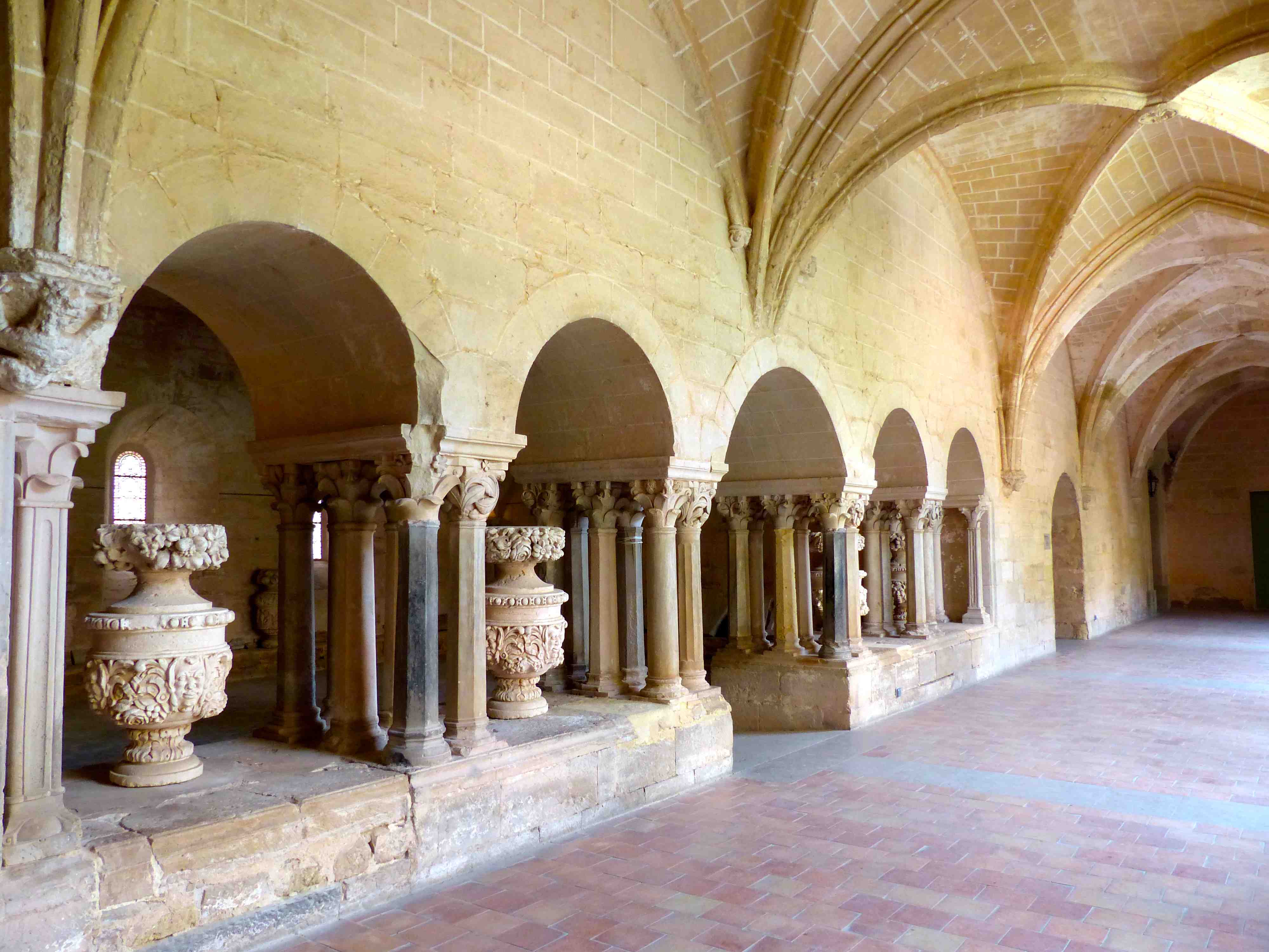 Abbaye de Valmagne - Cloître Abbaye de Valmagne - Cloître