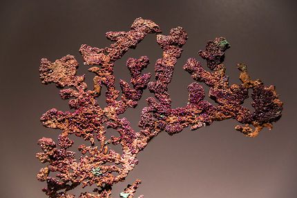 Galerie de minéralogie, cuivre et cuprite