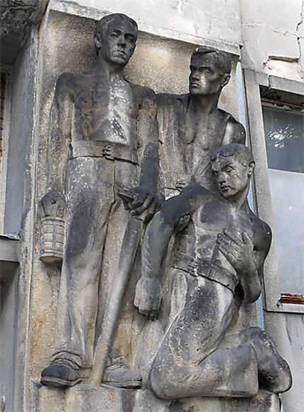 Statues d'ouvriers