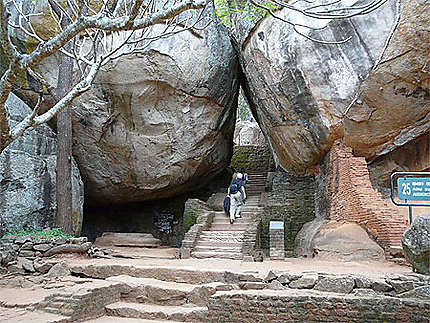Montée vers la forteresse de Sigiriya