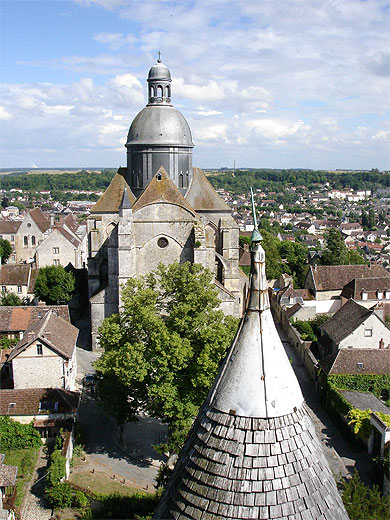 Collégiale vue de la Tour César Collégiale vue de la Tour César