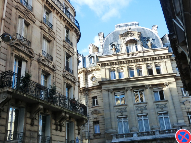  Immeubles  d un quartier chic  de Paris 8 me 