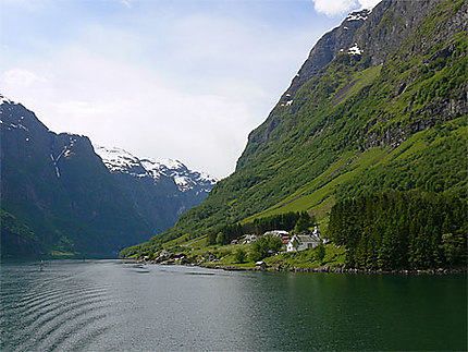 Fjord région de Gudvangen