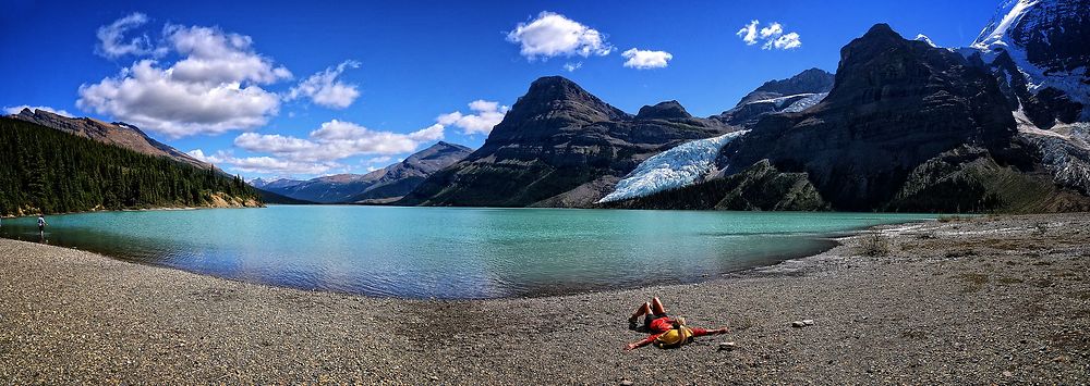 Glacier Lake au pied du mont Robson