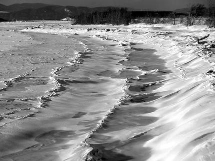 Les vagues "glacées" du fleuve Saint-Laurent