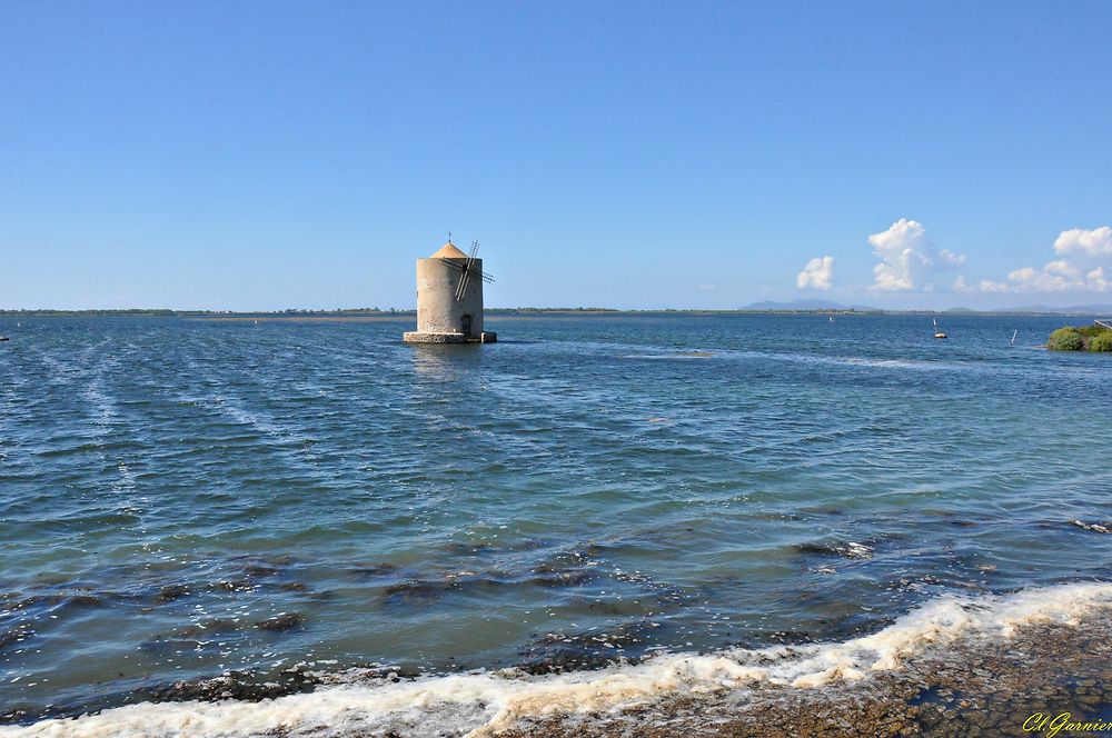 Moulin les pieds dans l'eau à Orbetello