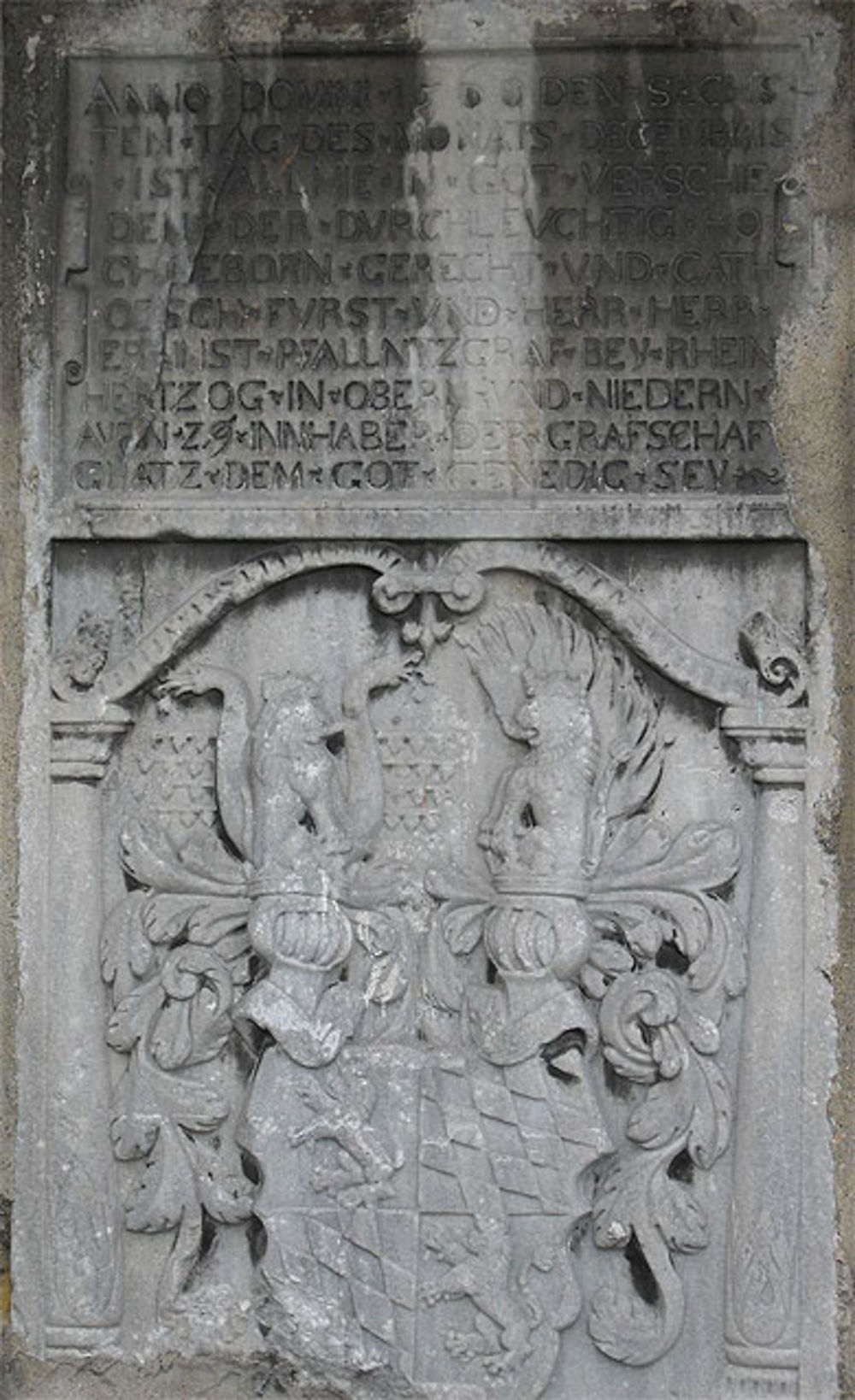 Une plaque d'époque allemande