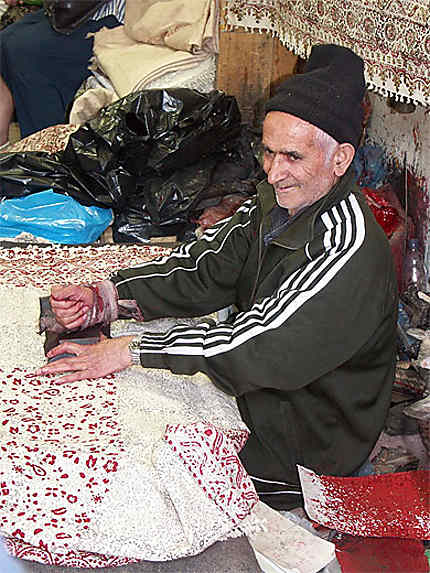 Dans le bazar d'Ispahan : impression d'une étoffe