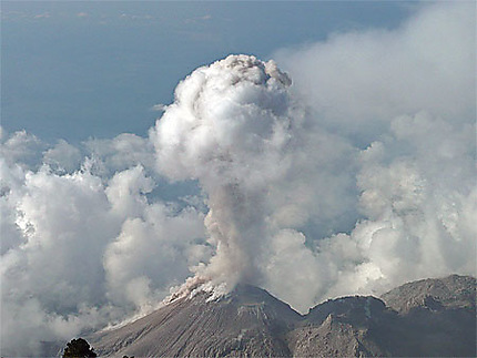 Éruption du volcan Santiaguito
