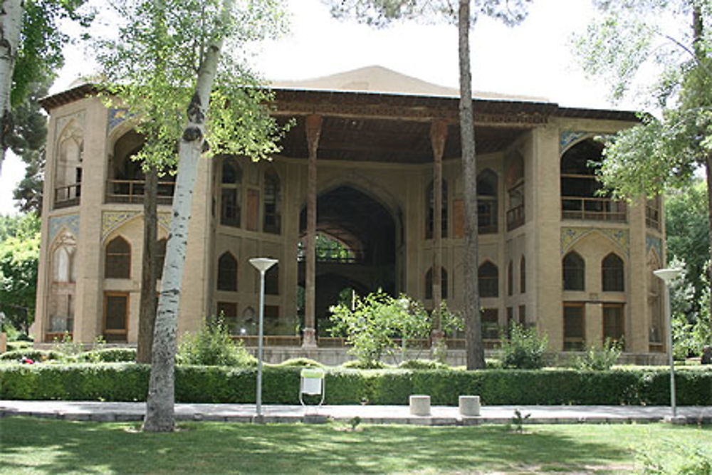 Palais Hasht Behesht