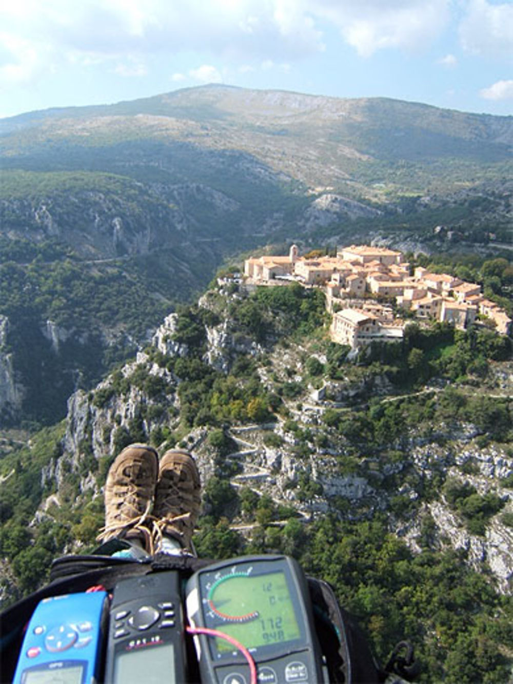 Village de Gourdon vu en Parapente