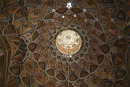 Plafond du palais Hasht Behesht