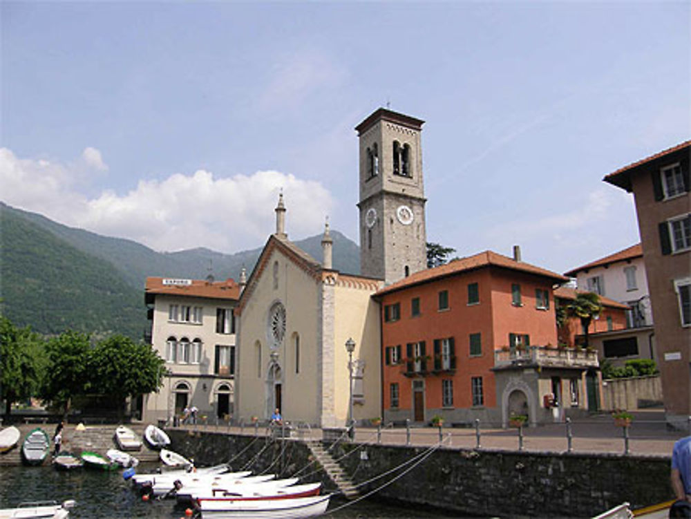 Le Quai de la ville de Torno