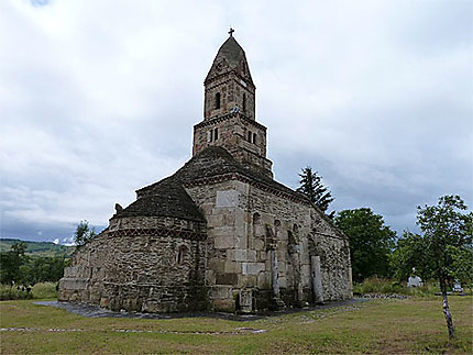 Densus, église originale