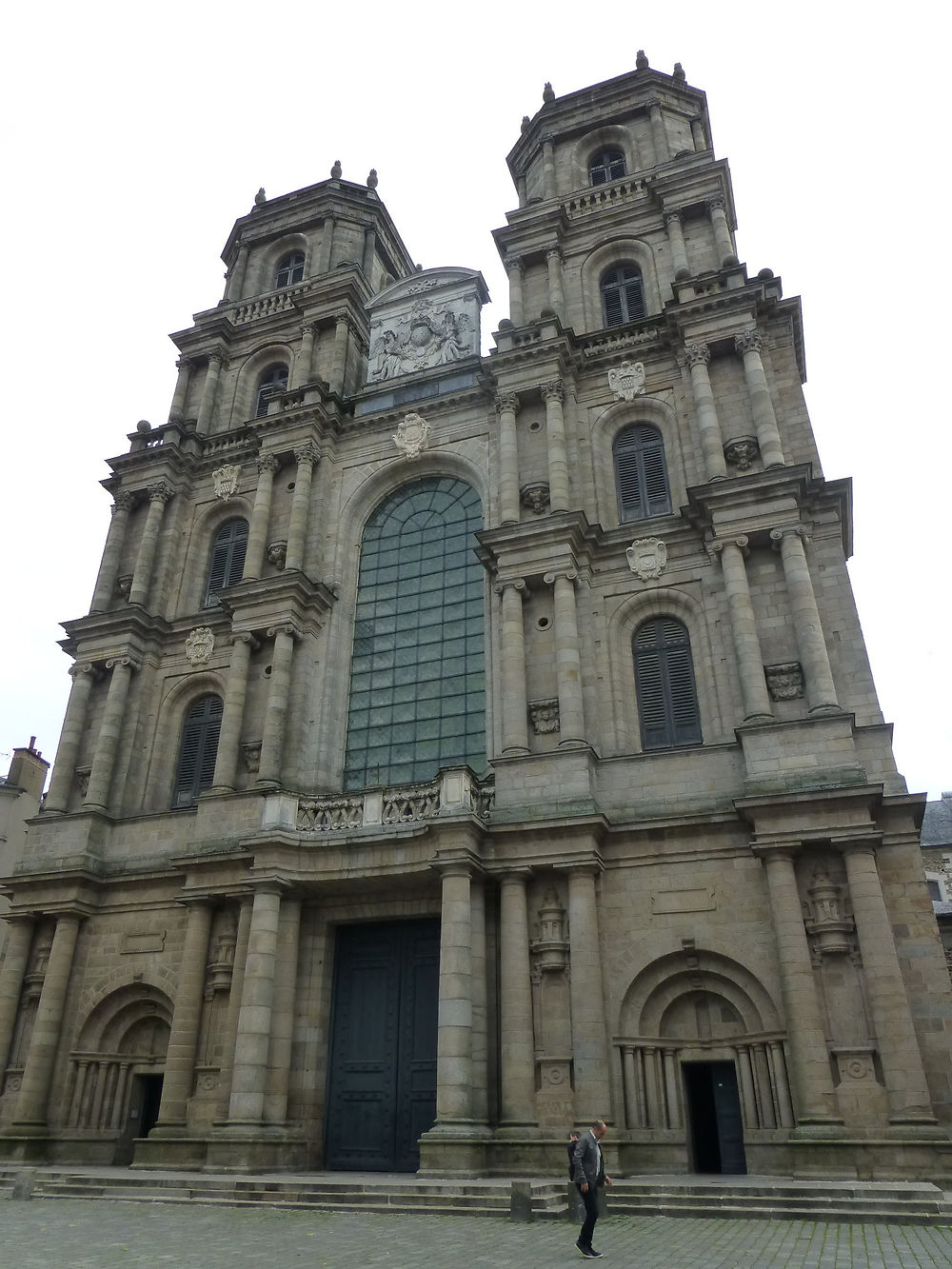 Cathédrale un peu austère