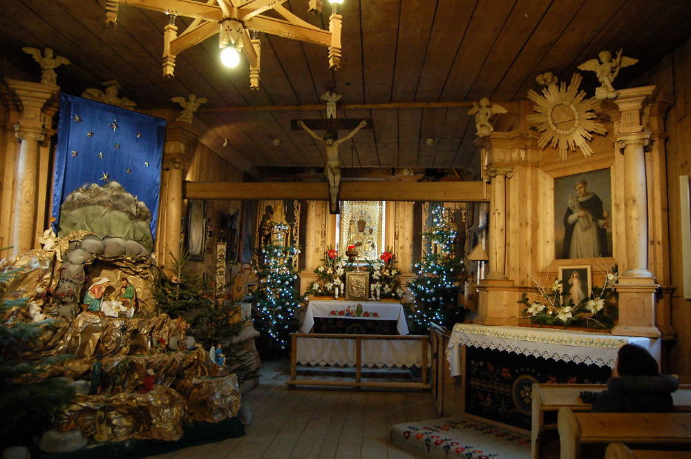 Intérieur de l'église en bois de Zakopane